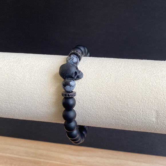 Matte Black Onyx and Snowflake Obsidian Skull Bead Bracelet - Picture 4 of 6